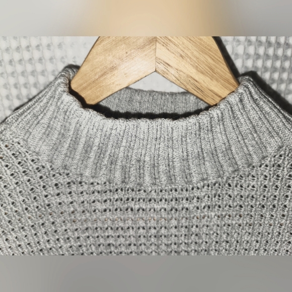 Hollister Cropped Mockneck Sweater, Size XXS - Picture 2 of 8